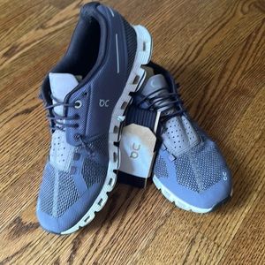 One pair of on cloud, lifestyle, shoes, on cloud 5 with bungee laces